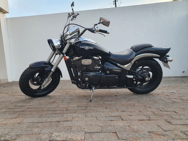 SUZUKI BOULEVARD M800