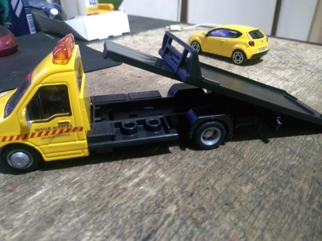 miniatura caminhão reboque com miniatura  de alfa  escala 1:43