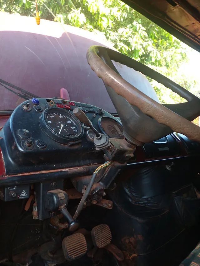 A venda  caminhao 1513 ano 72  