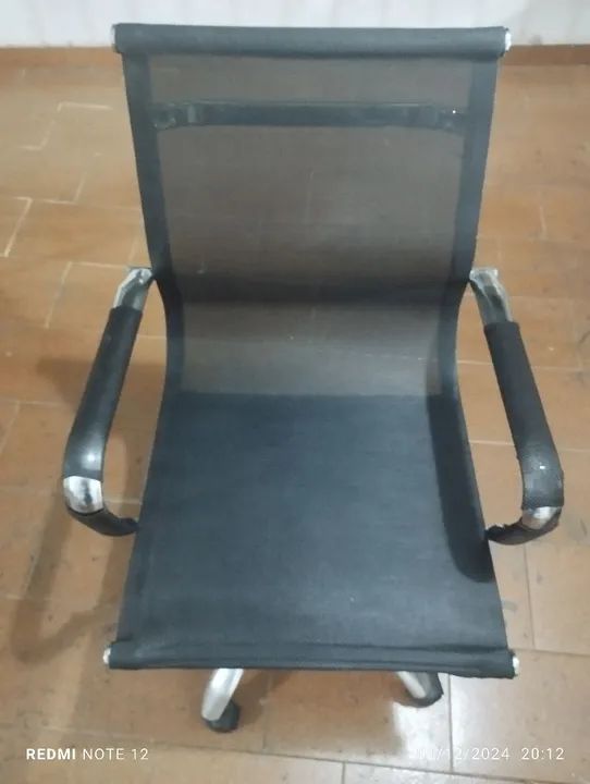 Cadeira de Escritório Giratória com Rodinhas - Foto 2