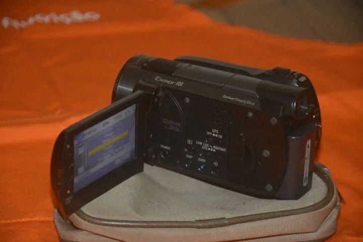 handican sony hdr-12(520) madei in japan 240gb + cartão. R$800 vender hoje.! - Foto 6