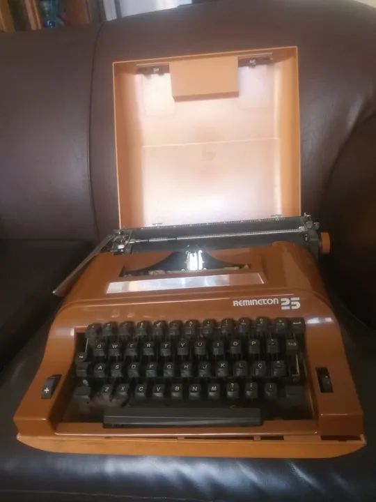 Maquina de datilografia remington 25 - Foto 2