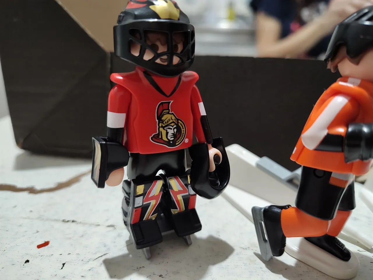 Lote Playmobil com 3 bonecos  - Foto 3