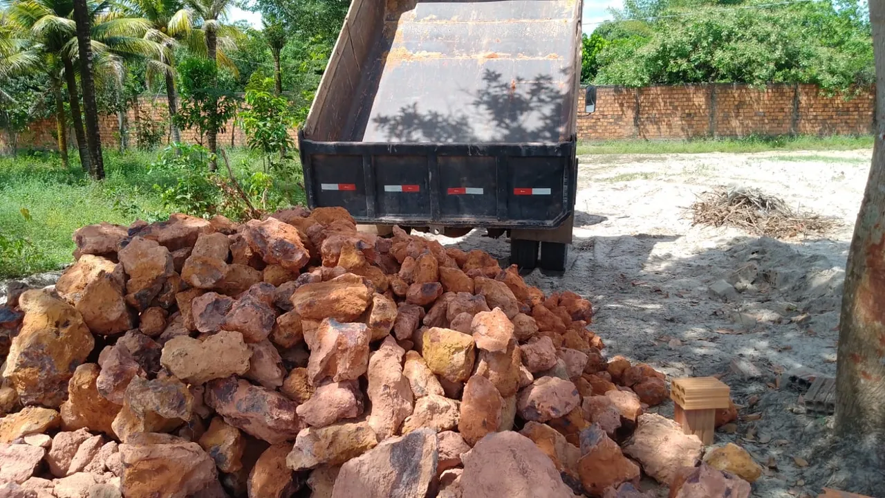 Carrada de pedra bruta 5M