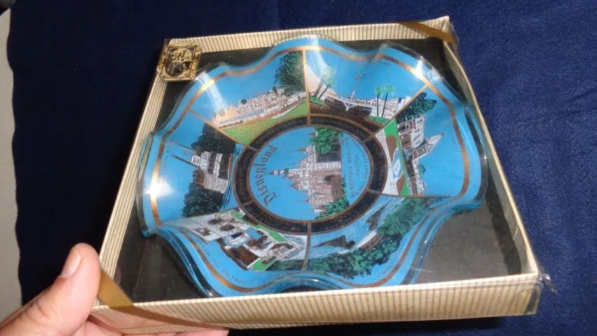 Prato Vintage Castelo da Bela Adormecida-Disney, Lacrado Original(Colecionador Decoração)  - Foto 2