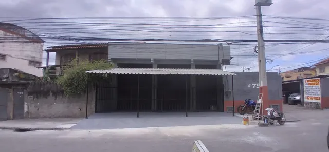 Excelente loja comercial com 02 banheiros próxima da Avenida Maricá e Mercado Atacadão.
