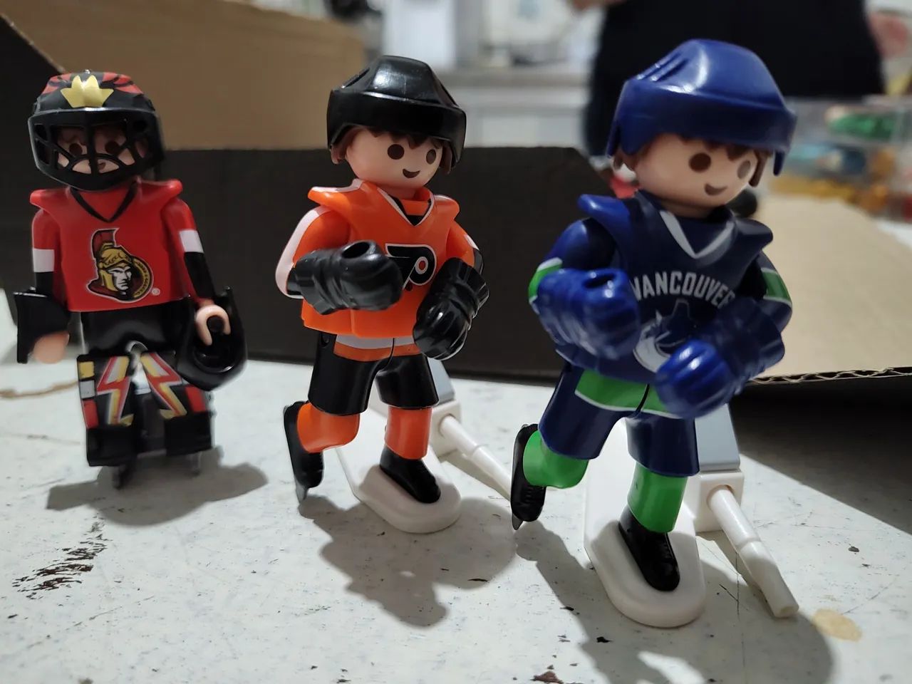 Lote Playmobil com 3 bonecos  - Foto 2