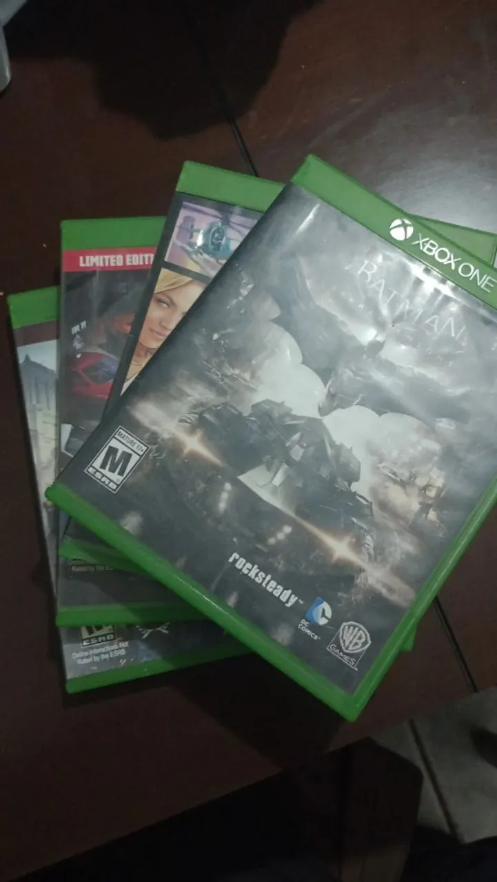 Jogos Xbox One Batman Arkham Knigh, GTA V, the Crew, Assasins Creed.