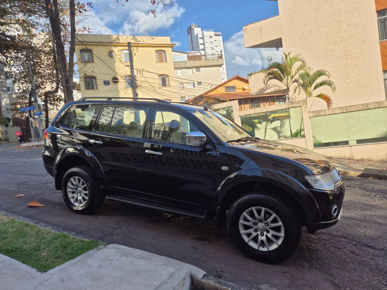 Mitsubishi Pajero Dakar HPE 3.2 4X4 T.I Dies 5P AUT 2011 - Foto 3