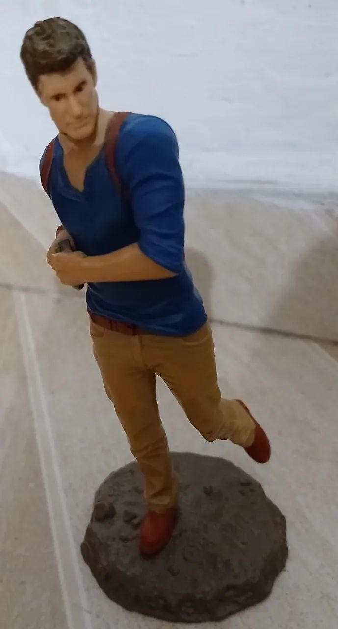 Boneco personagem Nathan Drake
