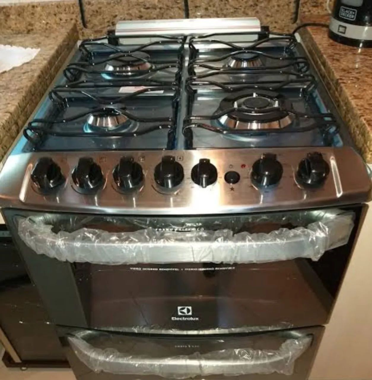 FAÇO MANUTENÇÃO E LIMPEZA DE FOGÃO FORNO DO FOGÃO E COOKTOP  - Foto 5