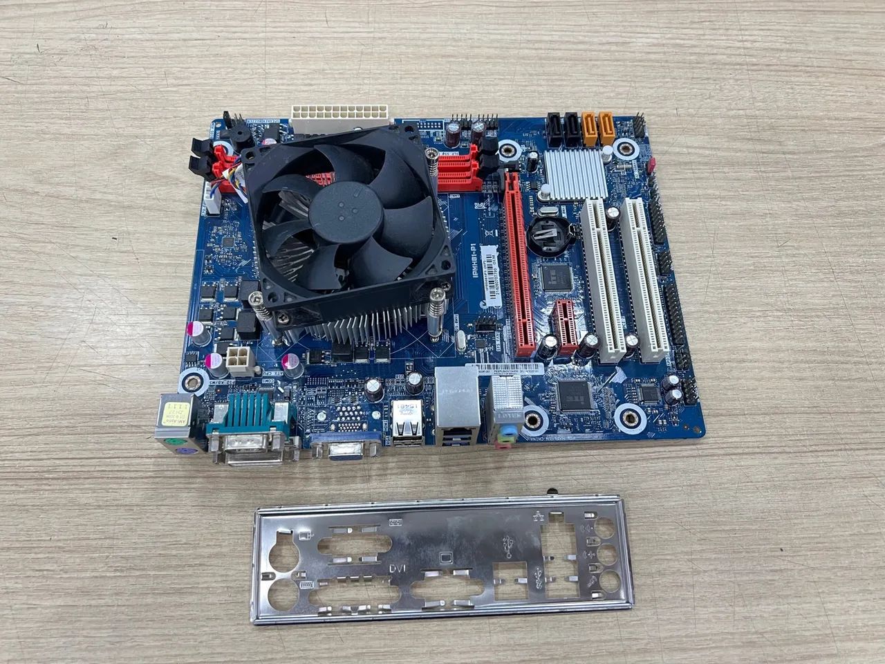 Placa Mãe HP IPMH81-P1 1150 kit  - Foto 2