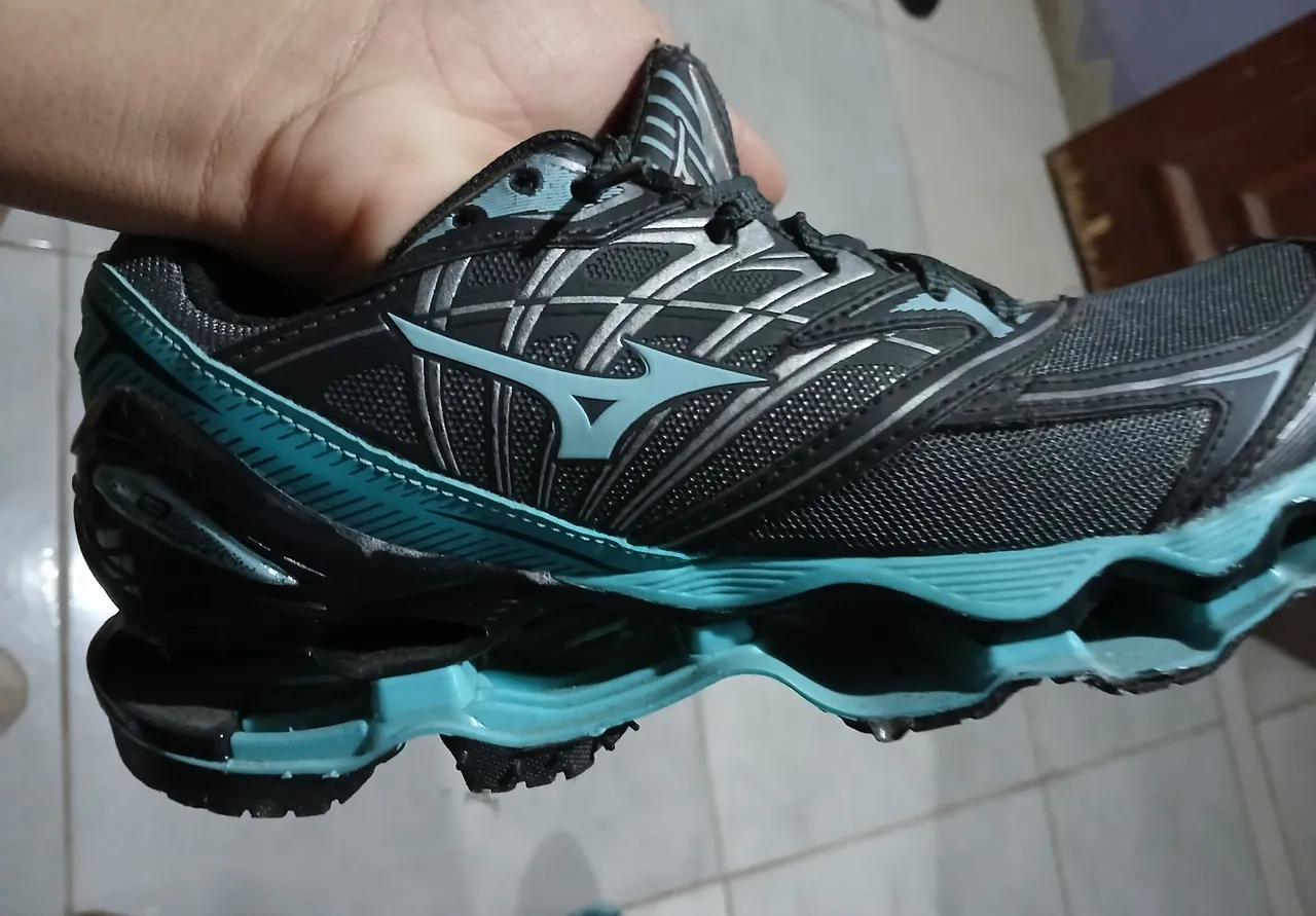 Mizuno Wave Prophecy 8 - Azul e Preto
