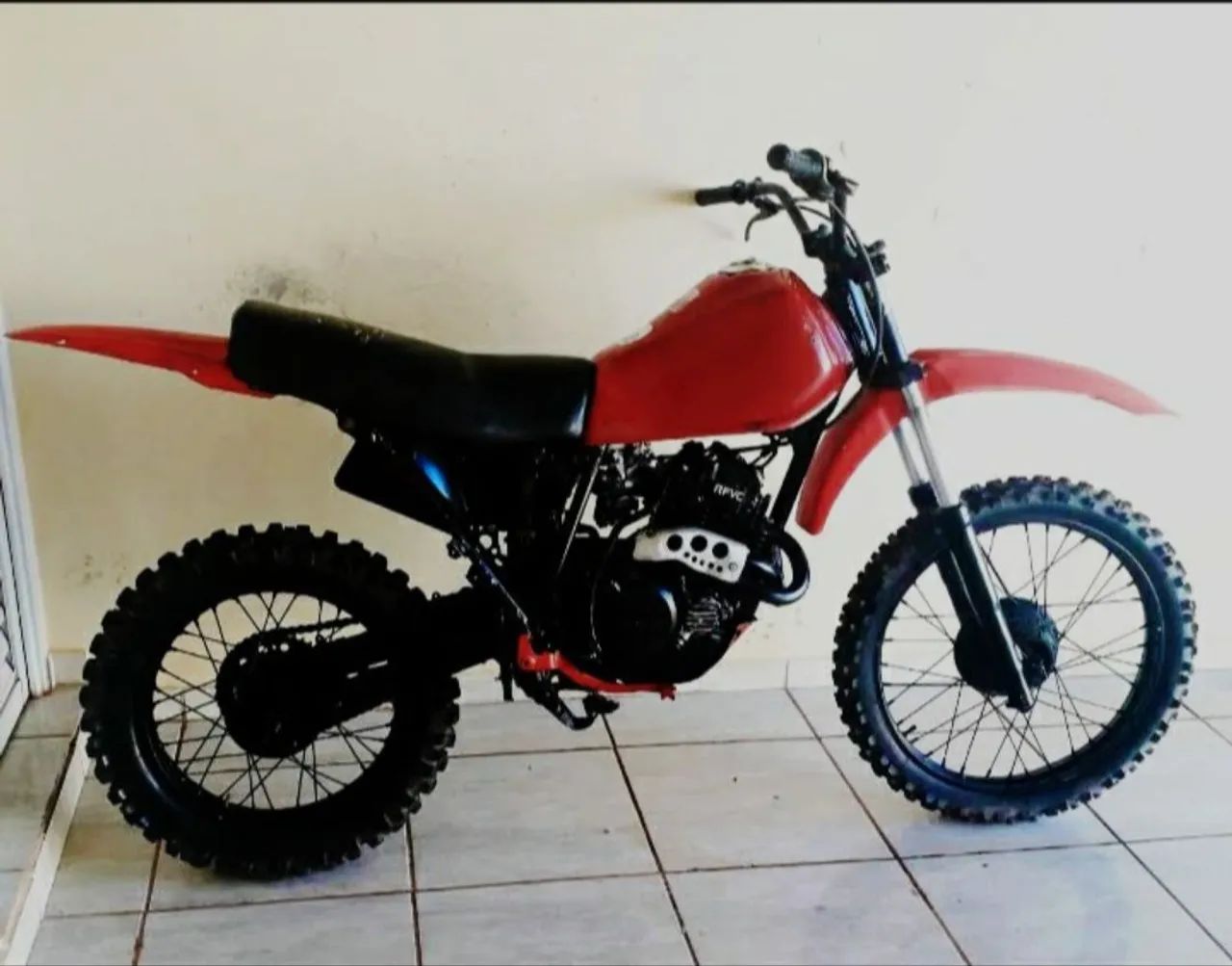 Moto Honda XLX 250R pra TRILHA!  Motor Funcionando! Só Pegar e Andar! (LEIA O ANÚNCIO!)
