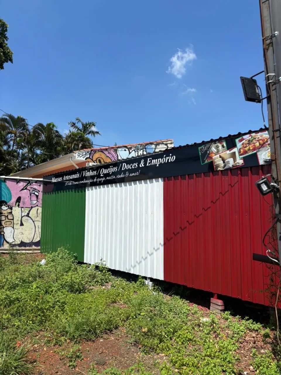 CONTAINER FIXO 4X8 CLIMATIZADO COM PORTA DE VIDRO E TELHADO SANDUICHE 