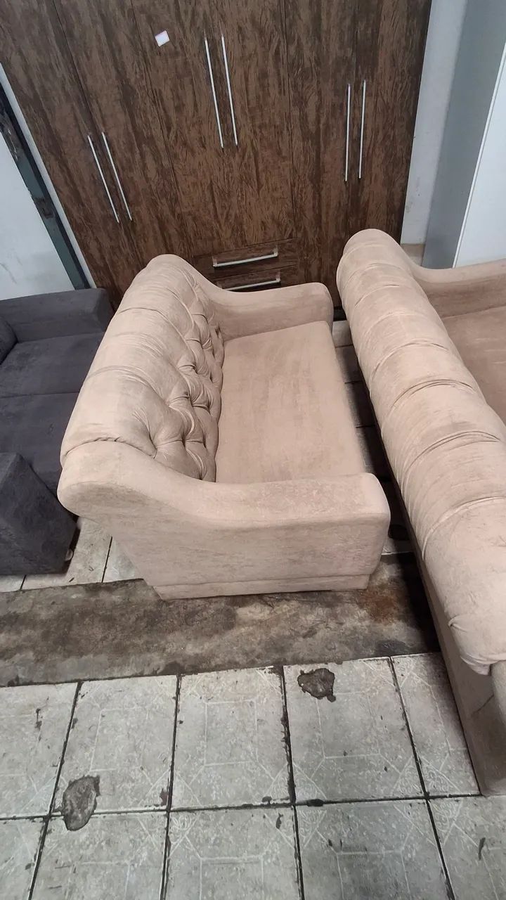 Sofá Chesterfield 2 e 3 Lugares Bege semi-novo - Foto 4