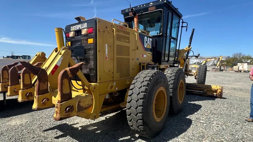 Motoniveladora Caterpillar, ano 2020, único dono