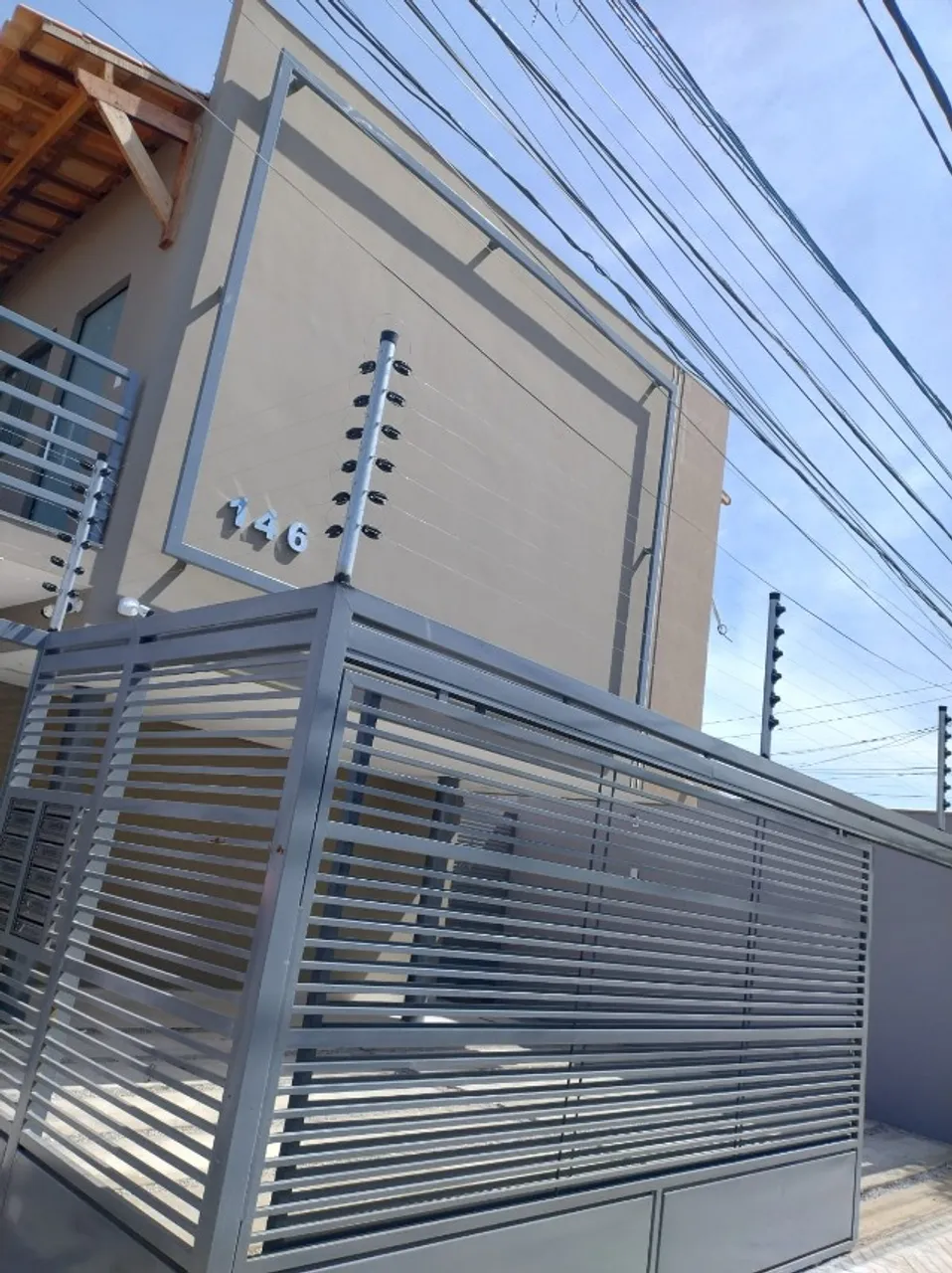 Loft mobiliado disponível para aluguel.