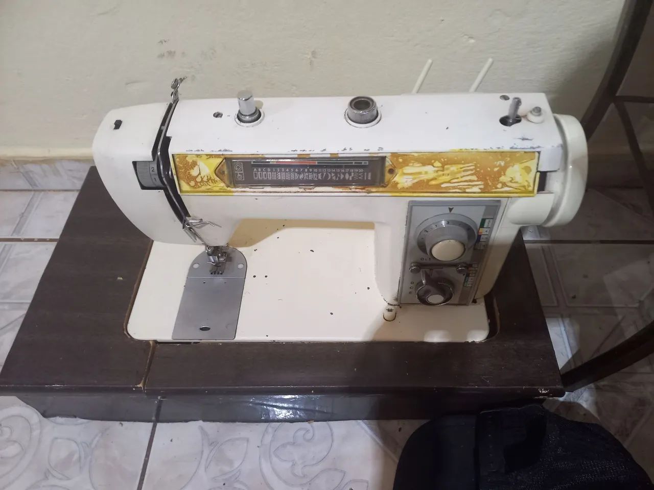 Maquina de costurar elgin gênio 64728515802627120