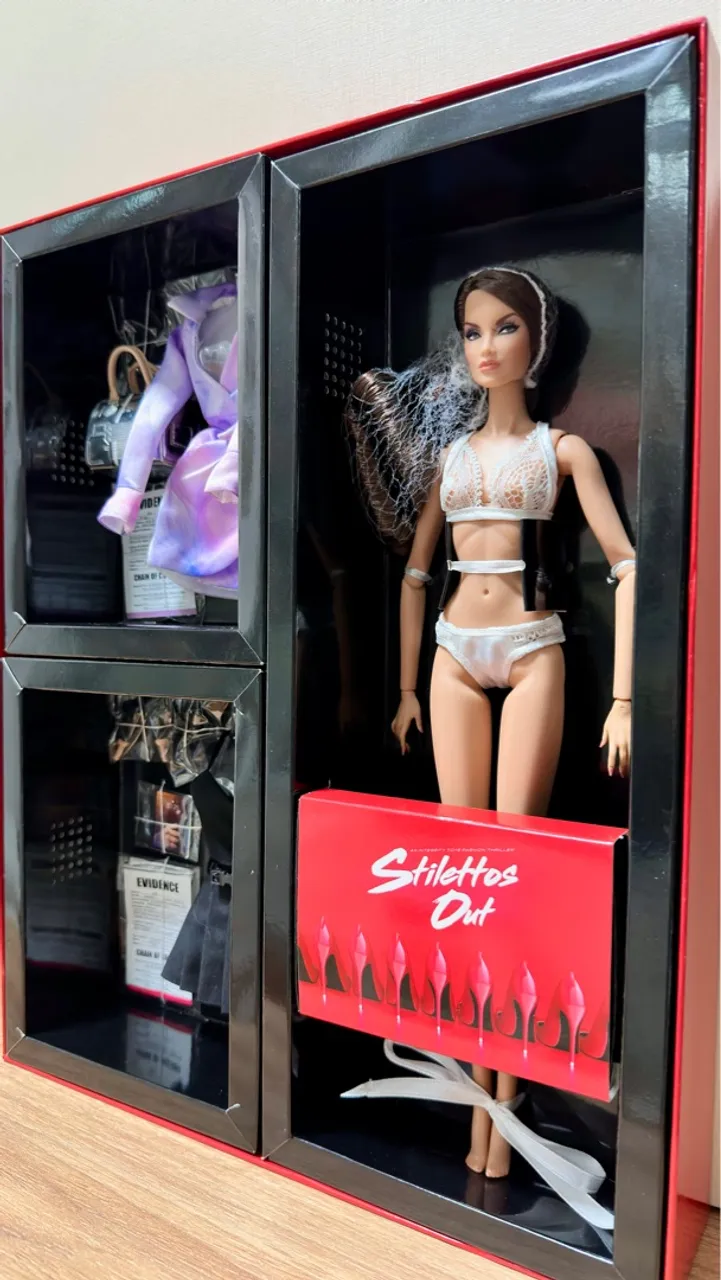 Boneca Nu Face Imogen Coleção Stilettos Out