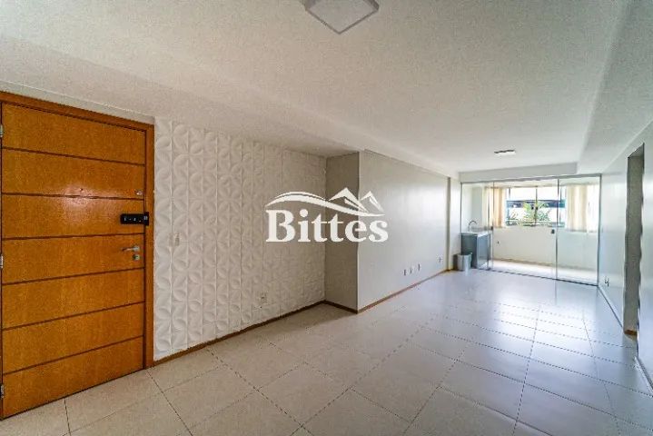 Res. Novara, 90m2, canto, área Central, desocupado, 2 vagas cobertas.