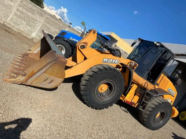 Pa carregadeira Case 821E ano 2017