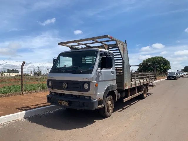 VENDE SE CAMINHÃO VW 8160 UNICO DONO - 183000 KM