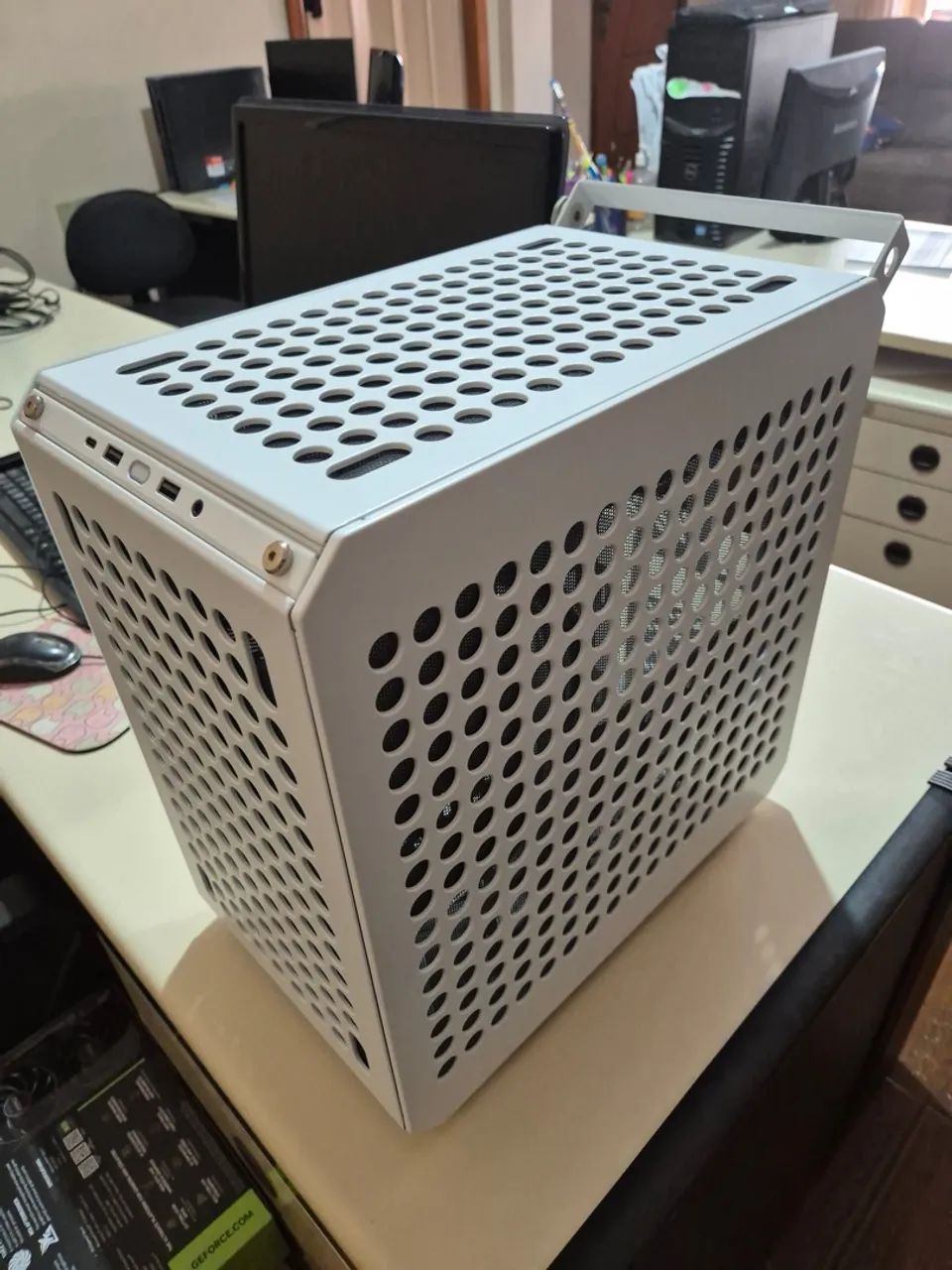 Gabinete Cooler Master Qube 500 - Novo! - Foto 3