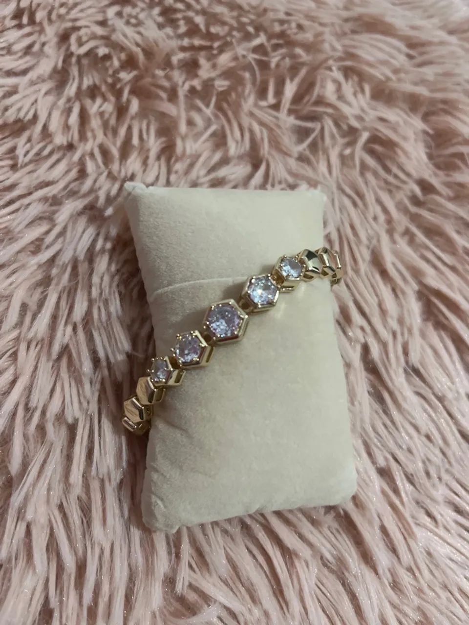 Pulseira Hexagonal com Pedras 