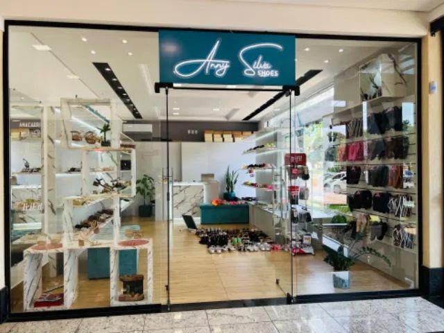 Loja de sapatos completa 