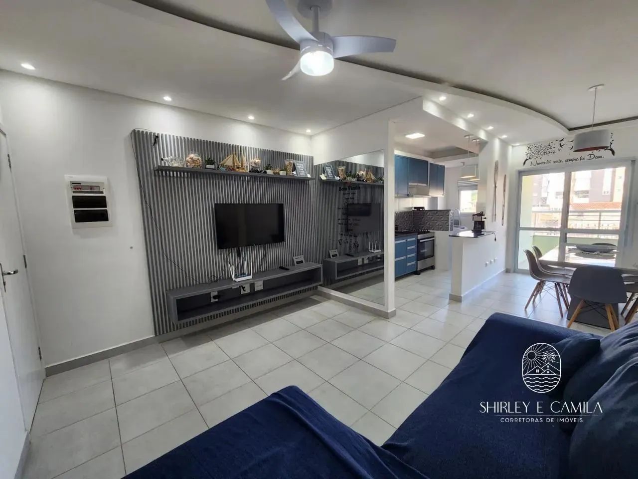 Apartamento à venda com 2 dormitórios no Itaguá, Ubatuba - SP com varanda gourmet