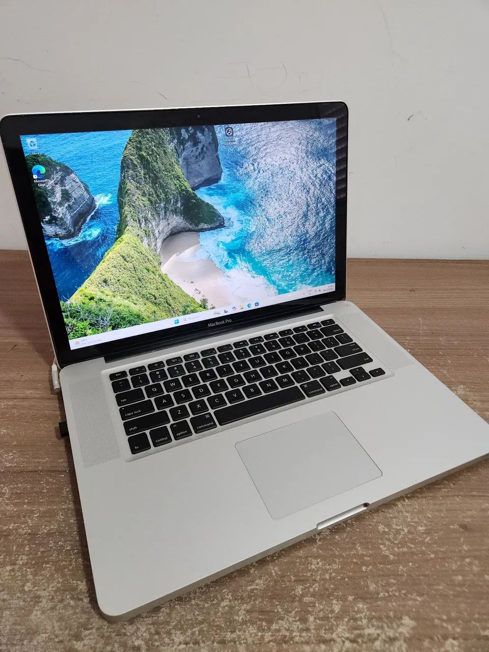 Macbook Pro 15 i7 16GB 128GB Windows 11 *Leia* - Notebooks