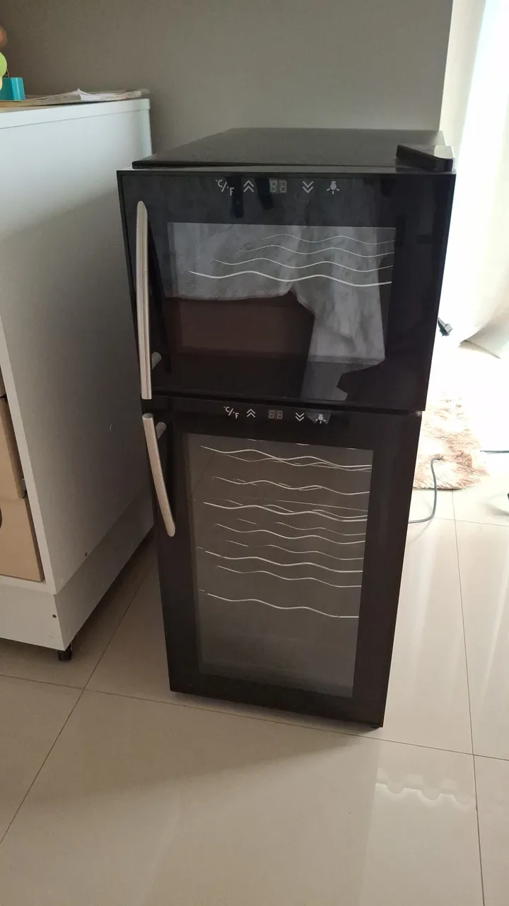 Adega para vinhos 18 Garrafas