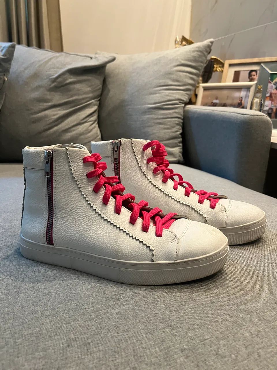 Tenis cano alto branco e rosa - Foto 4