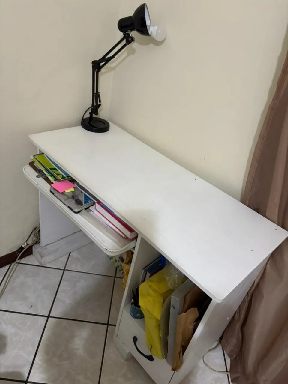 Vendo escrivaninha branca