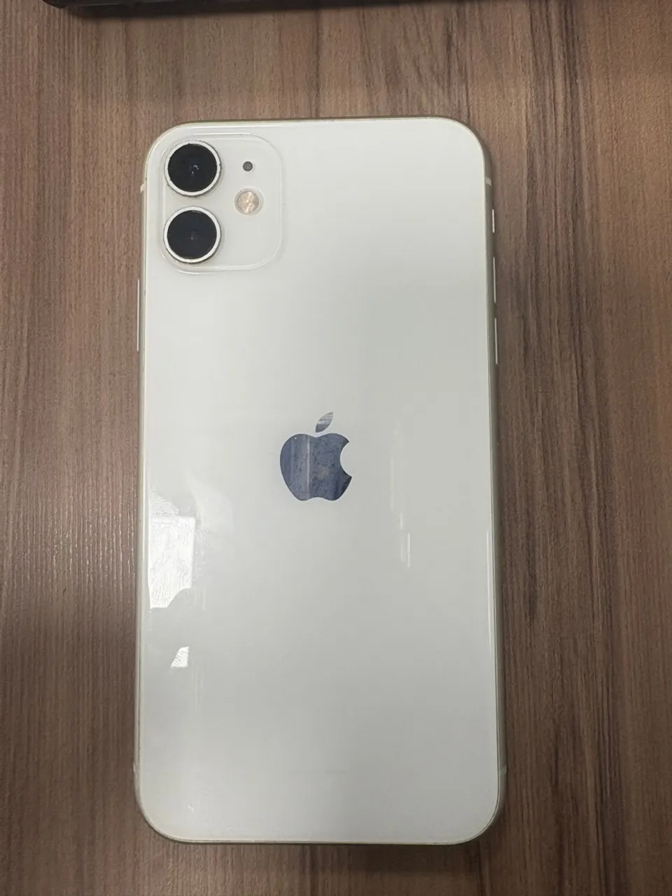 Iphone 11 128 G com TELA QUEBRADA FUNCIONANDO PERFEITAMENTE.