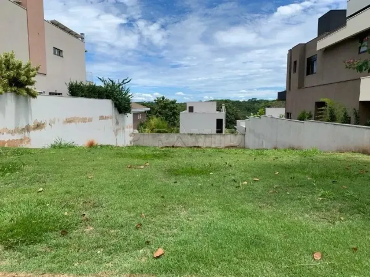 Terreno em condomínio fechado, bairro Alphaville, Zona Sul de Ribeirão Preto/SP.