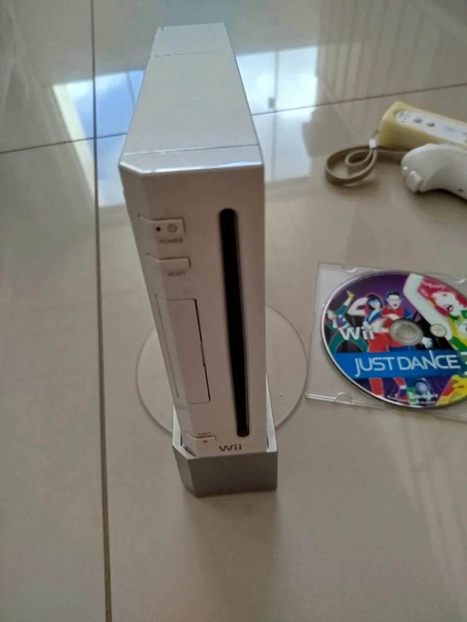 Nintendo Wii - Branco (Bloqueado) + Jogos