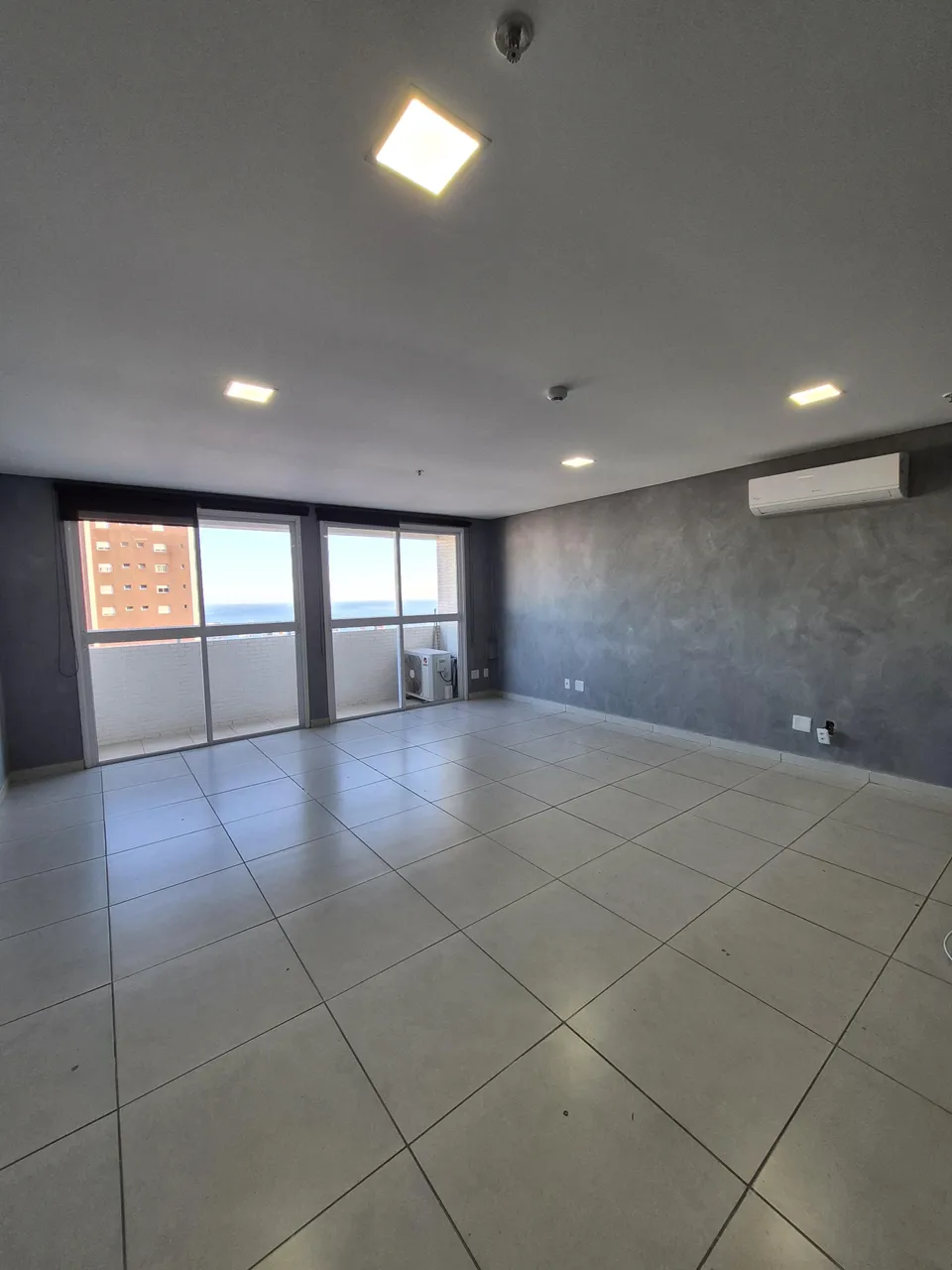 Sala para locação no Helbor Office Vila Rica - Santos - SP.