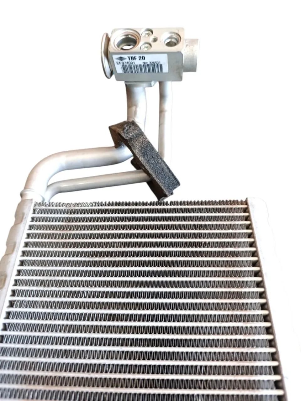 Condensador Ar Condicionado Vw Meteor Ero14003 Com Detalhe - Foto 3