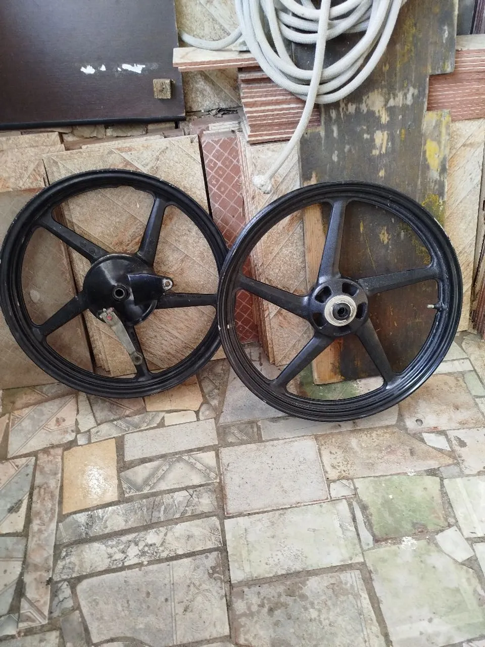 Rodas de Moto liga leve Yamaha fector 2023Esportivas - Preto