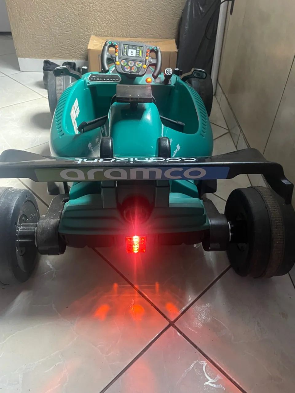 Carro Elétrico Formula 1 12v Aston Martin C/ Controle Remoto Cor Verde