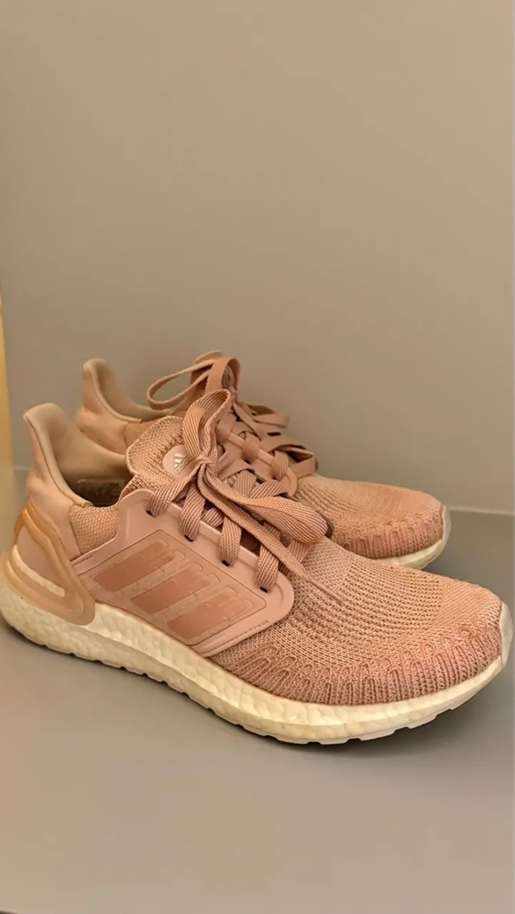 Tênis Adidas Ultraboost Rosa