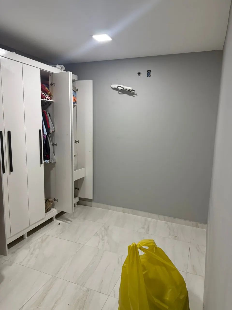 piscina, móveis projetados, toda no porcelanato. - Foto 9
