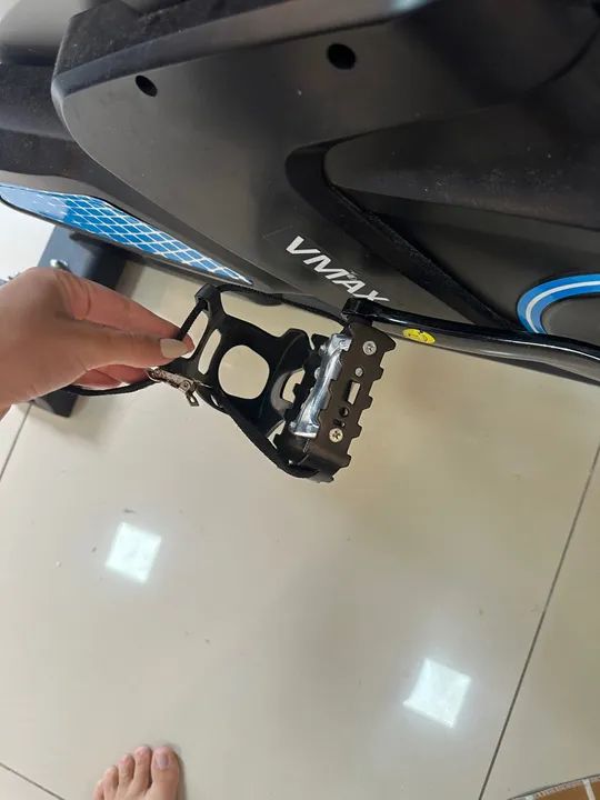 Bicicleta Ergométrica - Ótima para Treinar em Casa - Foto 3