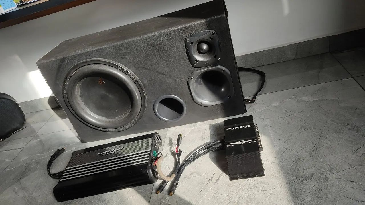Som Auto - Caixa Selada + Amplificadores Hurricane e Corzus - Foto 4