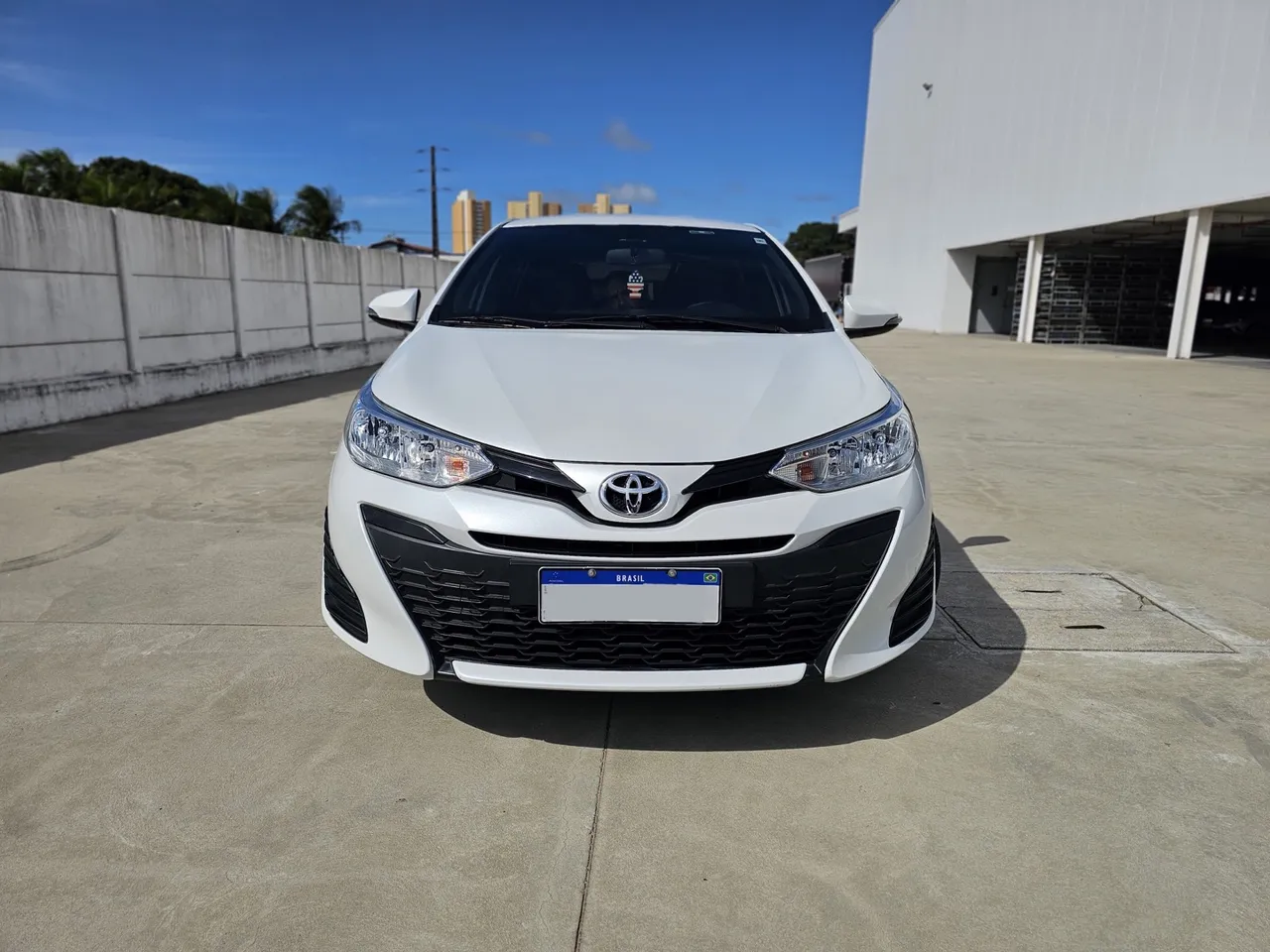 YARIS 1.5 HATCH XL CONECT PLUS 21/22 C/ 42.775 KM RODADOS E NA GARANTIA DE FÁBRICA.