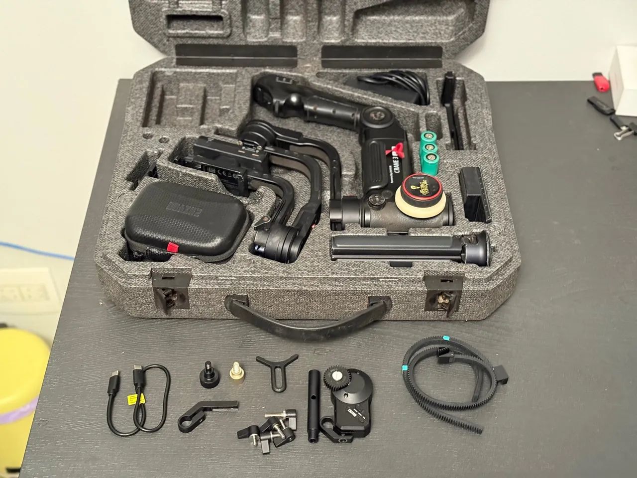 Estabilizador Gimbal Zhiyun Crane 3 + Folow Focus 