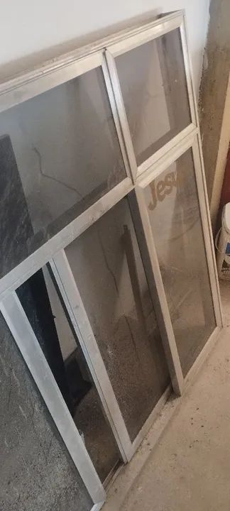 Janela de alumínio usada Medidas 150 X 130<br> - Foto 4