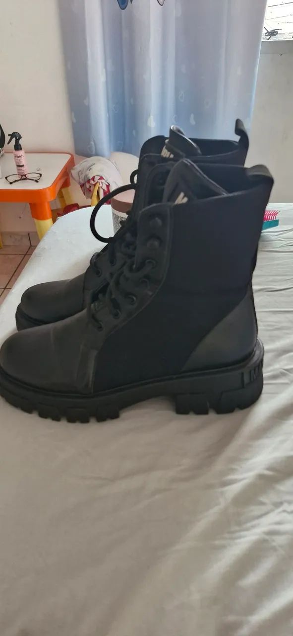 Botas pretas de cano alto - Foto 3